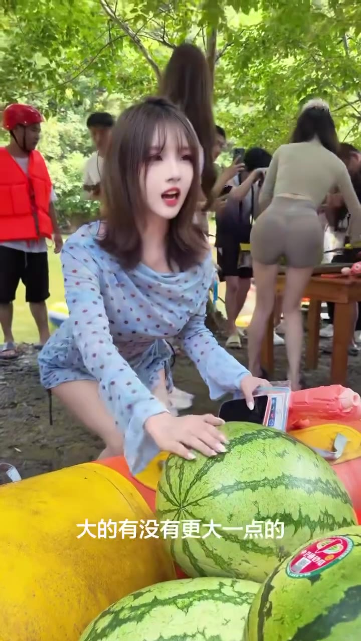 赵可欣卖瓜（视频 1/1）