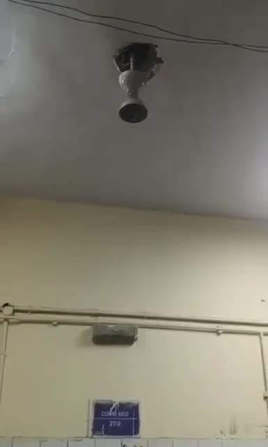 小心 电风扇 😂（视频 1/2）