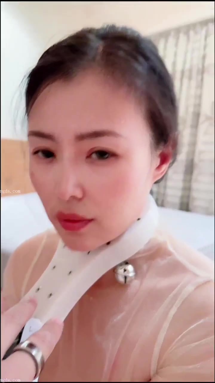 谁家的熟女母狗？ #骚妈（视频 1/1）