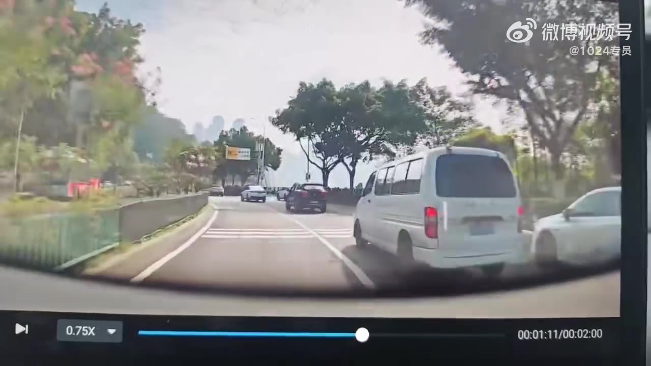 #车祸 起飞 ～往墙上开（视频 1/4）
