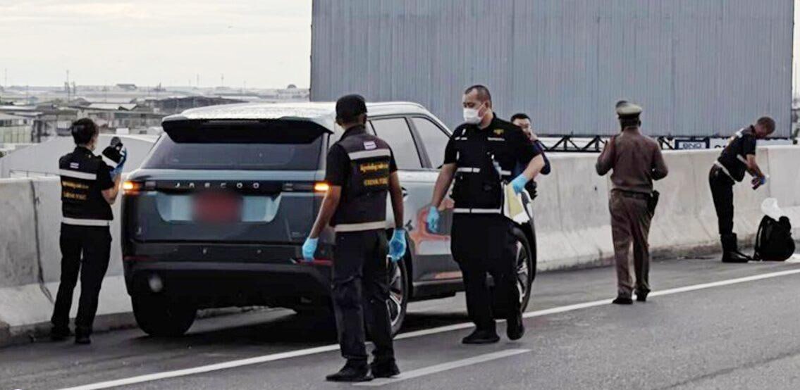 #泰国新闻 曼谷男子从新开通M82高速坠落身亡,生前曾与女友激烈争吵 2026年8月6日消息,8月5日下午15时许,一名37岁男子从M82高速公路坠落,掉落到…