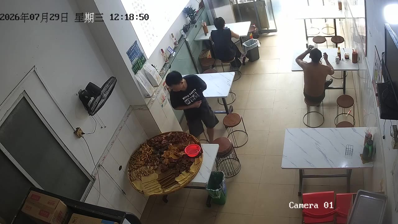 偷卤菜的，真是稀有……（视频 1/1）