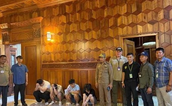 #柬埔寨新闻 波贝开展联合突击行动,8 名中国籍男子涉嫌电信诈骗落网 卜迭棉芷省副省长巴波利牵头、检察院协同,执法队伍针对波贝 4 处场所实施闪电清查。行动共…