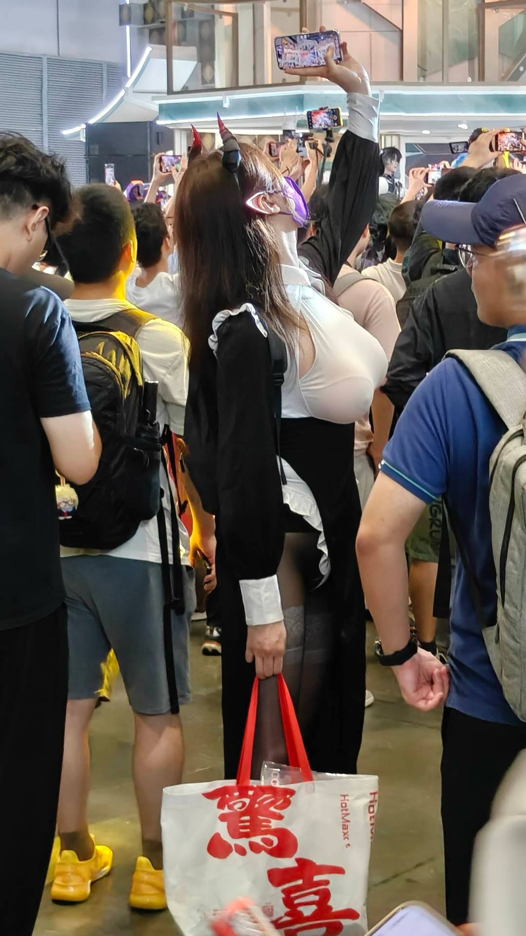 漫展好啊，漫展得多去！（图片 1/1）